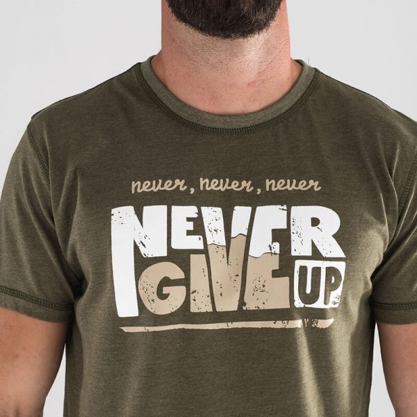T-shirt Never Give Up – Titan Box Wear